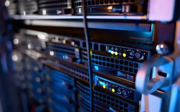 قیمت بالاتر همیشه به معنای سرور بهتر است؟