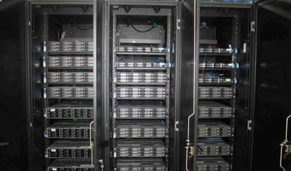 مزایا و معایب سرور تاور (Tower Server)