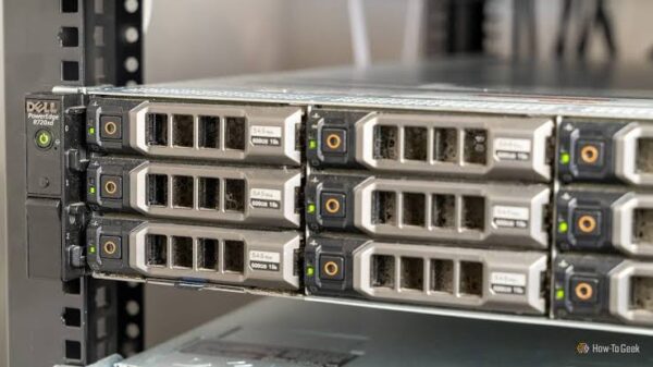 مزایا و معایب سرور رکمونت (Rackmount Server)