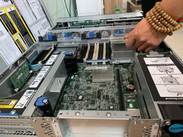 هنگام انتخاب CPU برای DL380 به چه مشخصاتی توجه کنیم؟